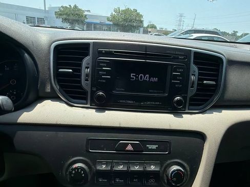 Used 2017 Kia Sportage LX FWD image 12