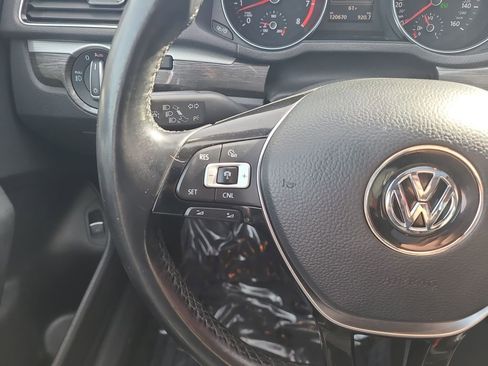 Used 2016 Volkswagen Passat 1.8T SEL Premium image 26