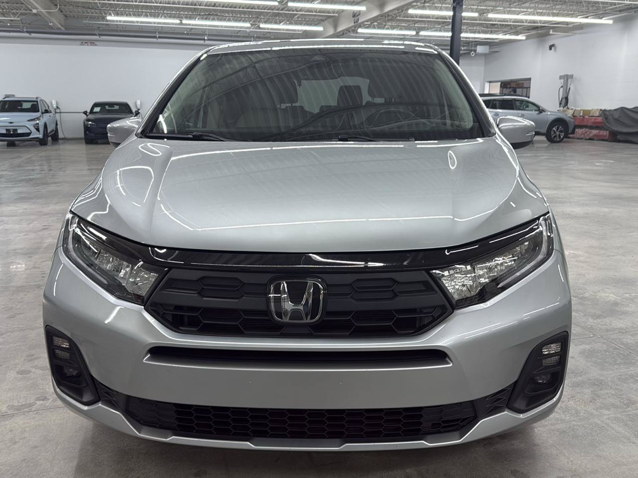 Used 2025 Honda Odyssey EX-L image 3