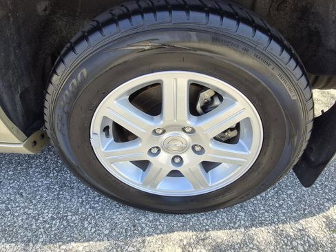 Used 2011 Chrysler Town & Country Touring w/ Entertainment Group #1 FWD image 30