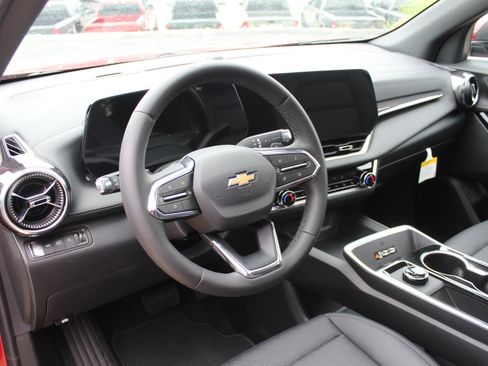 New 2026 Chevrolet Equinox LT w/ Convenience Package II AWD/4WD image 11