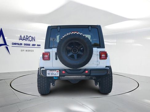 Used 2023 Jeep Wrangler Unlimited Sahara AWD/4WD image 3