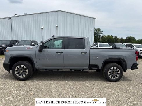 Used 2025 Chevrolet Silverado 2500 Custom w/ Custom Value Package AWD/4WD image 2