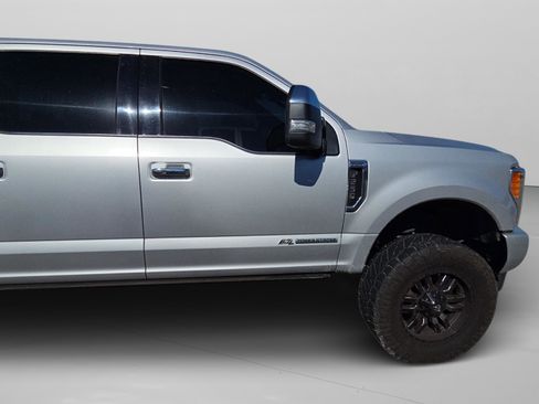 Used 2019 Ford F250 Platinum w/ Platinum Ultimate Package image 24