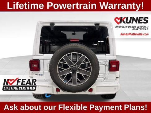Used 2022 Jeep Wrangler Unlimited Sahara AWD/4WD image 7