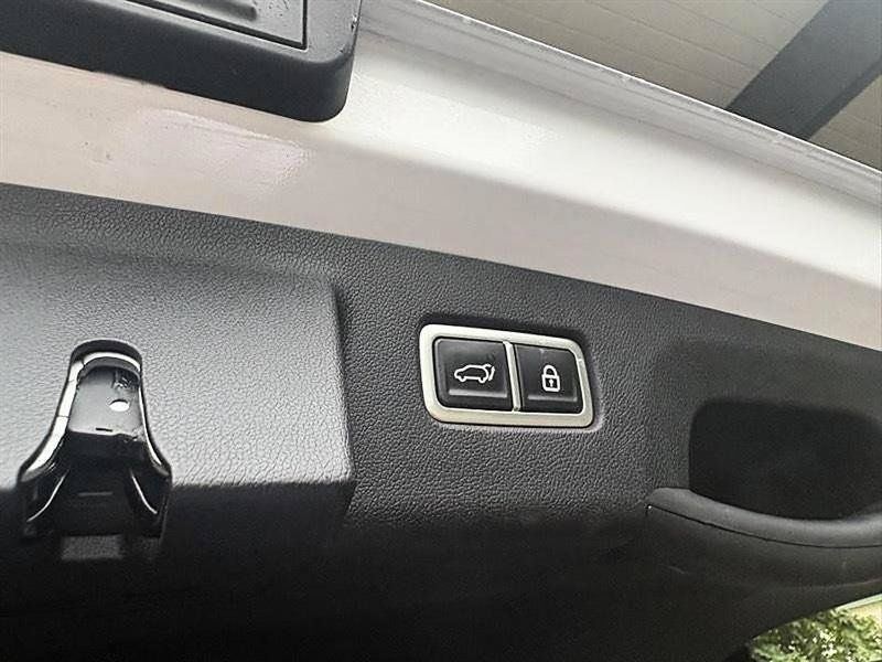 Used 2023 Kia Sorento SX FWD image 33
