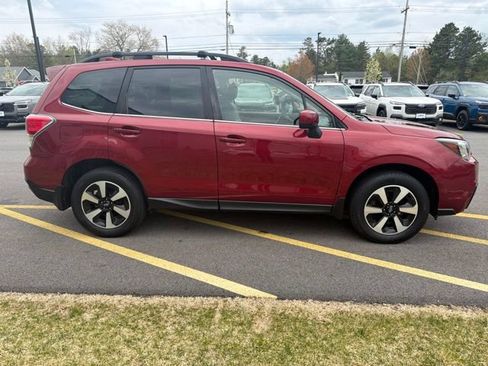 Used 2017 Subaru Forester 2.5i Limited AWD/4WD image 4