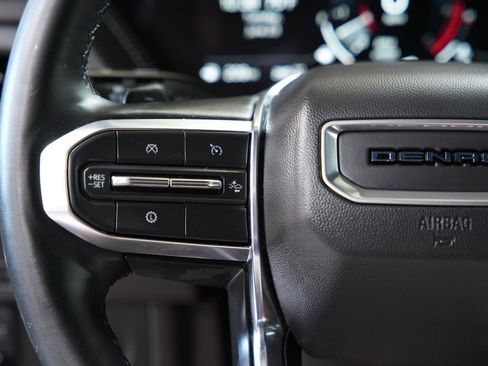 Used 2025 GMC Yukon Denali AWD/4WD image 45