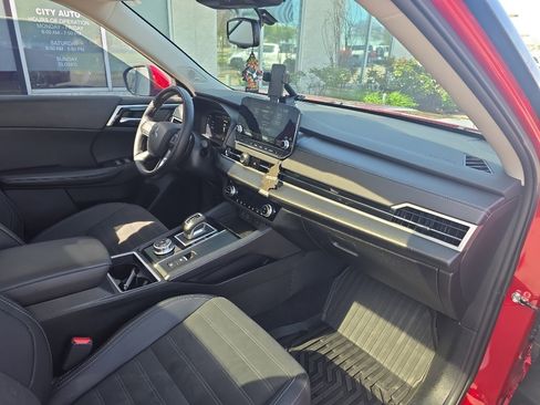 Used 2024 Mitsubishi Outlander SE Black Edition image 10
