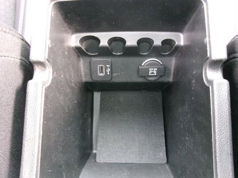 Used 2019 Jeep Cherokee Latitude Plus w/ Comfort/Convenience Group image 48