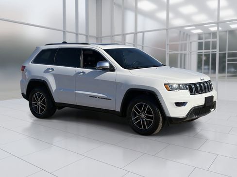 Used 2018 Jeep Grand Cherokee Limited image 8