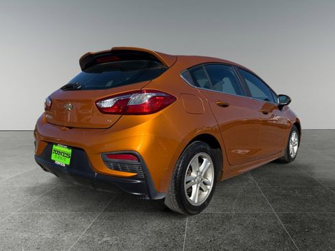 Used 2017 Chevrolet Cruze LT w/ Convenience Package image 7