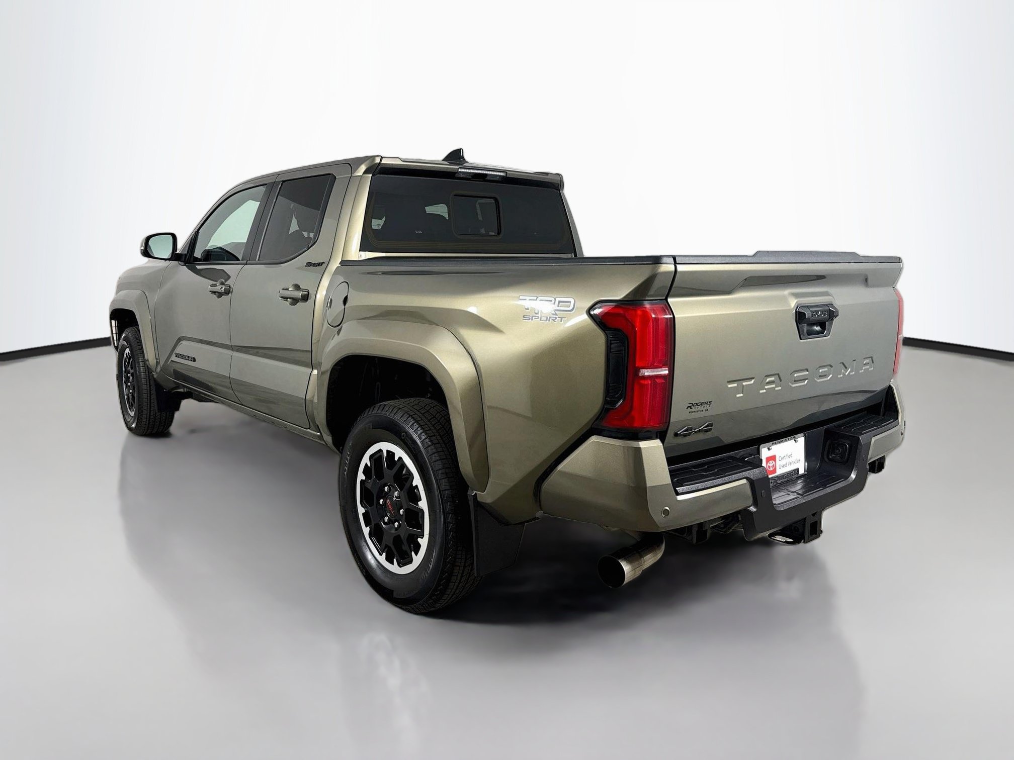 Certified 2024 Toyota Tacoma TRD Sport w/ TRD Sport Upgrade Package AWD/4WD image 4