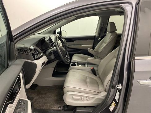 Used 2024 Honda Odyssey Elite image 11