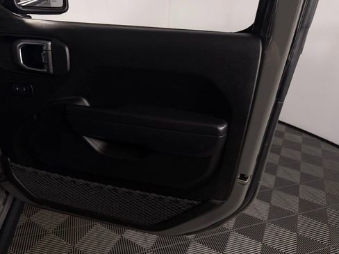 Used 2023 Jeep Wrangler Unlimited w/ Cold Weather Group image 33