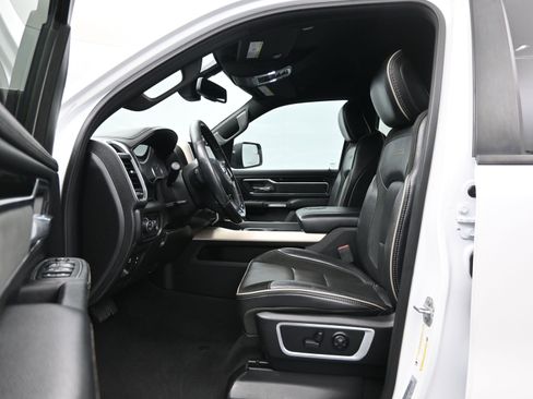 Used 2019 RAM 1500 Laramie w/ Sport Appearance Package image 9