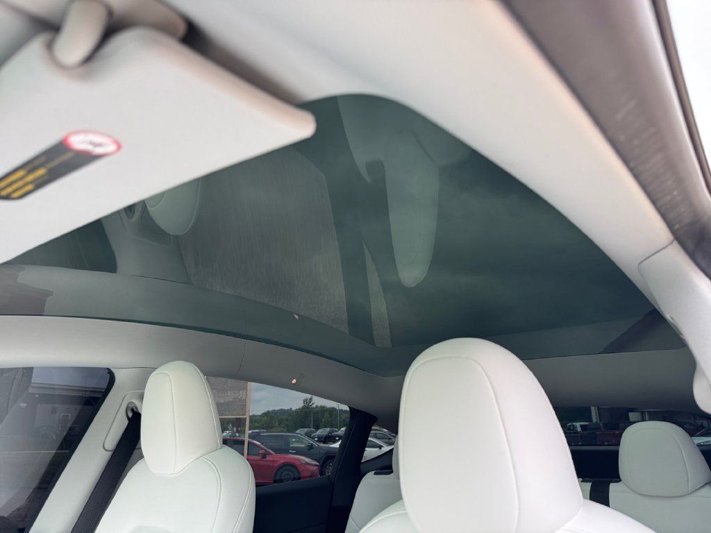 Used 2023 Tesla Model Y Long Range AWD/4WD image 31
