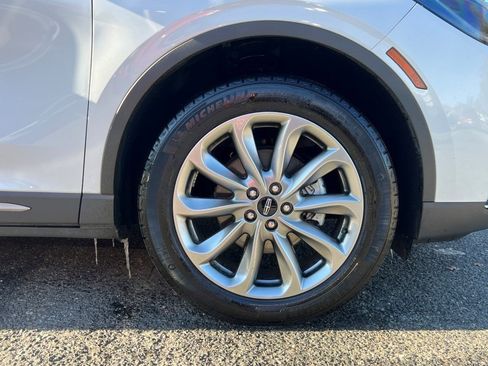 Used 2022 Lincoln Corsair Standard Sport Utility w/ Premium Package image 9