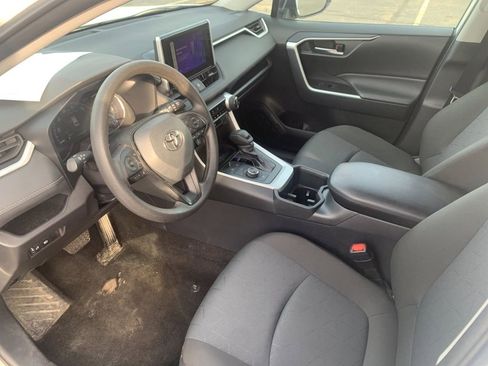 Used 2025 Toyota RAV4 XLE AWD/4WD image 11