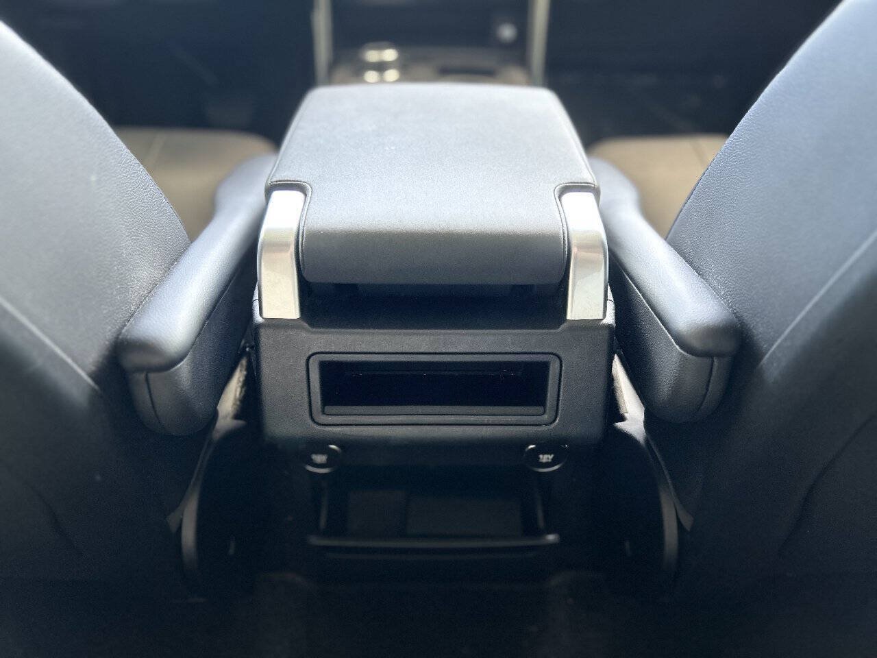 Used 2018 Land Rover Discovery SE AWD/4WD image 68