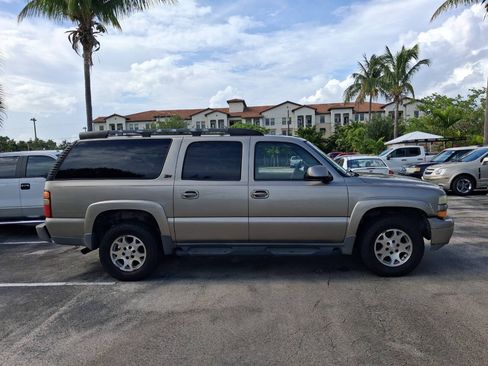 Used 2003 Chevrolet Suburban Z71 AWD/4WD image 5
