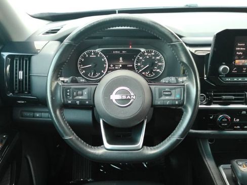 Used 2022 Nissan Pathfinder SV FWD image 31