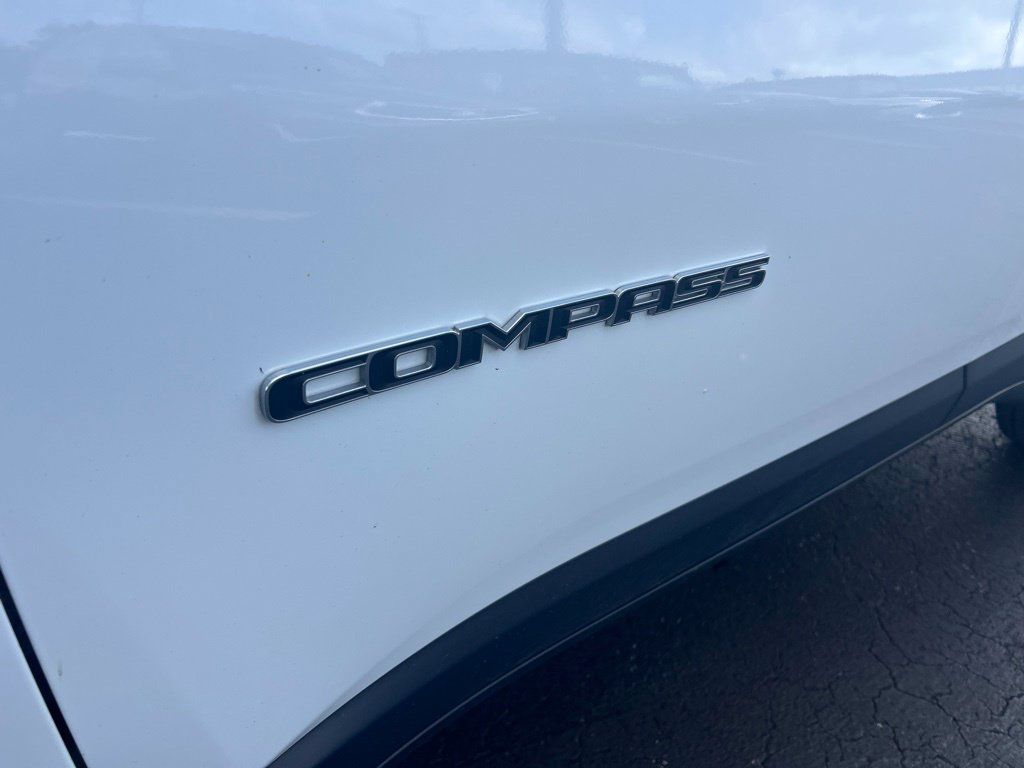 Used 2025 Jeep Compass Limited AWD/4WD image 19