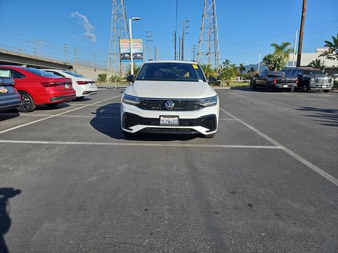 Certified 2023 Volkswagen Tiguan SE R-Line image 2