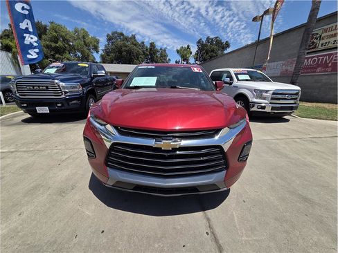 Used 2019 Chevrolet Blazer Premier w/ Sun and Wheels Package FWD image 2
