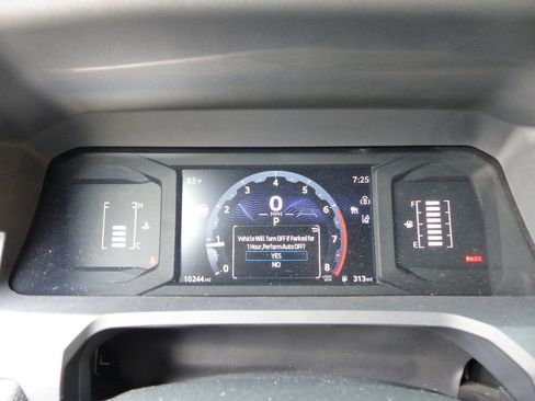 Used 2025 Toyota Tacoma SR5 AWD/4WD image 33