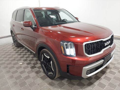 Used 2023 Kia Telluride EX AWD/4WD image 4