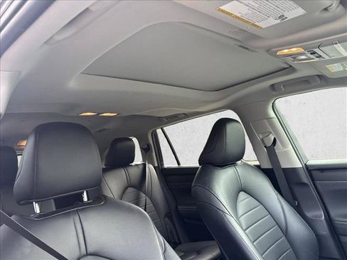 Used 2023 Toyota Highlander XLE FWD image 25