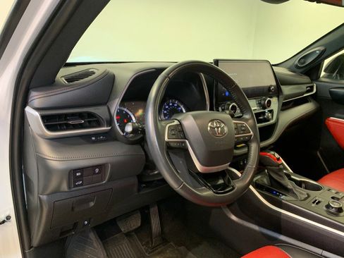 Used 2023 Toyota Highlander XSE AWD/4WD image 17