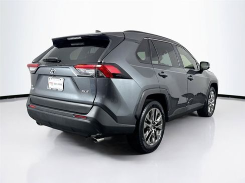 Used 2020 Toyota RAV4 XLE Premium FWD image 2