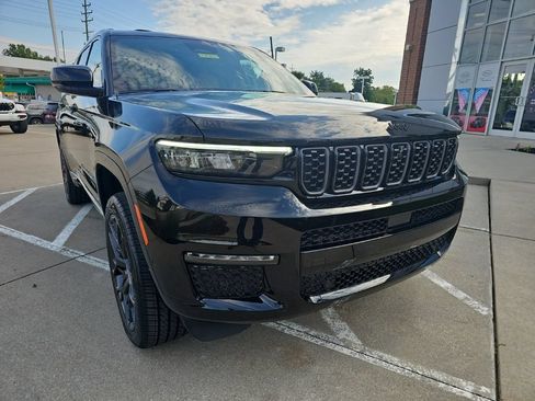 Used 2024 Jeep Grand Cherokee L Summit AWD/4WD image 7