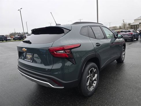 New 2026 Chevrolet Trax LT image 3