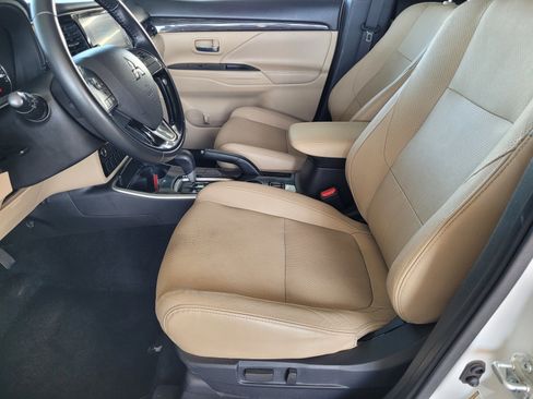 Used 2017 Mitsubishi Outlander SEL FWD image 18