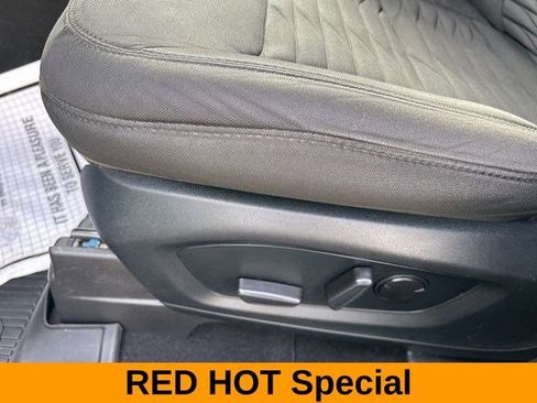 Used 2021 Ford Explorer XLT image 14