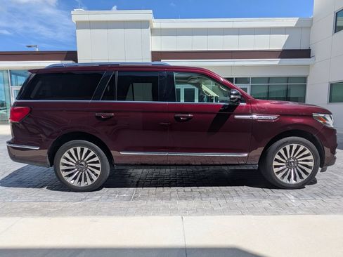 Certified 2021 Lincoln Navigator Reserve w/ Luxury Package AWD/4WD image 3