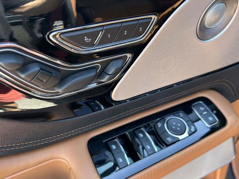 Used 2023 Lincoln Aviator Black Label w/ Jet Package image 21