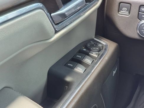 Used 2022 GMC Sierra 1500 SLT w/ SLT Premium Plus Package AWD/4WD image 18