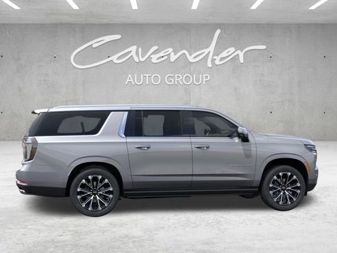 New 2026 Chevrolet Suburban High Country AWD/4WD image 5