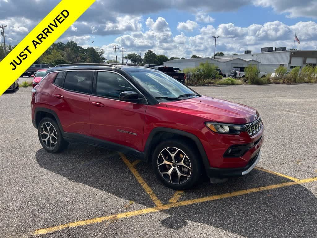 Used 2025 Jeep Compass Limited AWD/4WD image 7