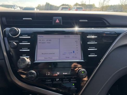Used 2019 Toyota Camry SE image 22