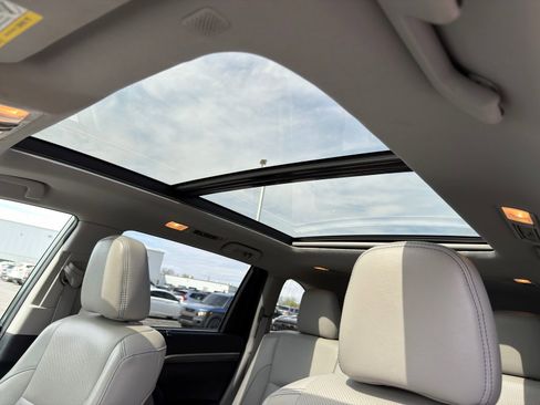 Used 2019 Toyota Highlander Limited Platinum image 16