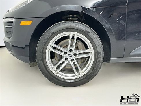Used 2018 Porsche Macan image 21