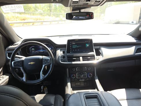 Used 2023 Chevrolet Tahoe LT w/ LT Signature Plus Package RWD image 13