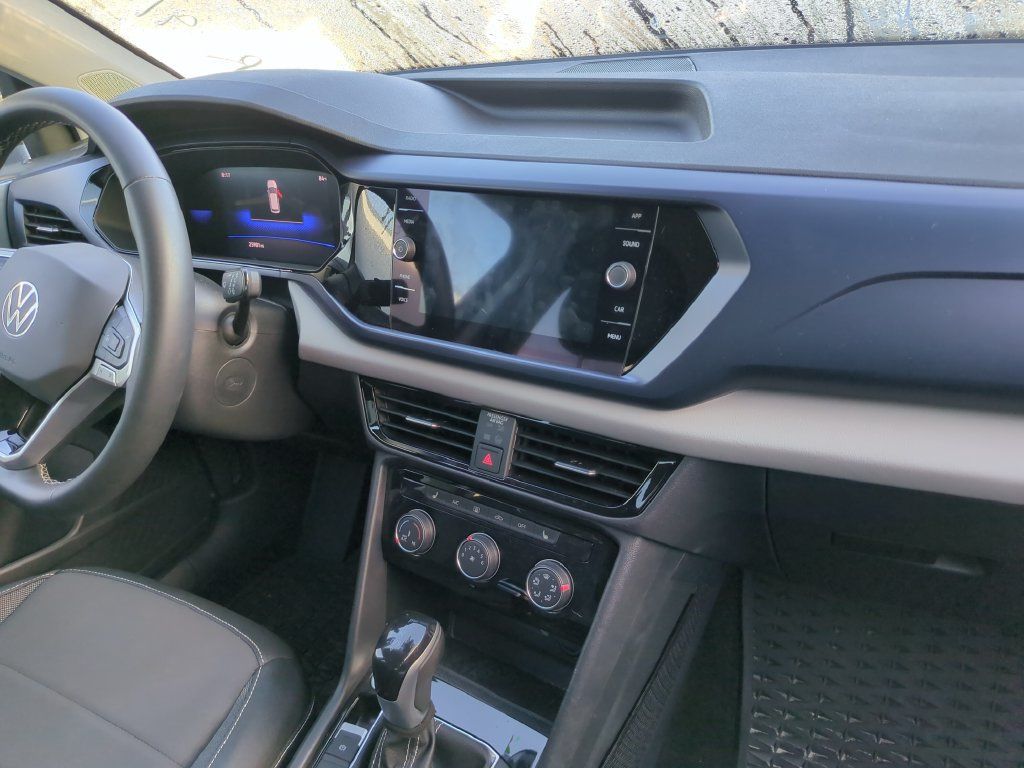 Certified 2023 Volkswagen Taos SE FWD image 7
