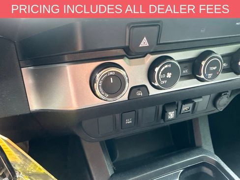 Used 2020 Toyota Tacoma SR5 AWD/4WD image 6