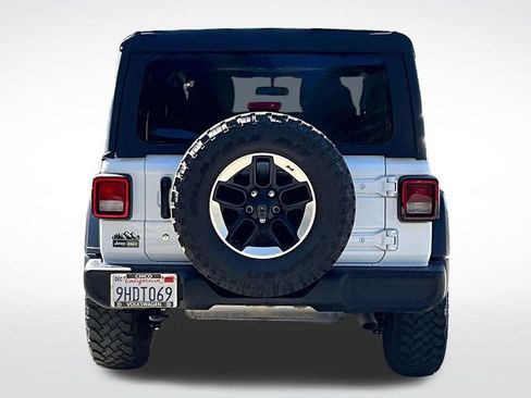 Used 2018 Jeep Wrangler Sport AWD/4WD image 3